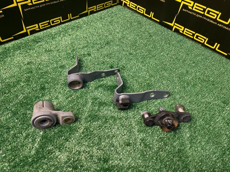 Кронштейн заднего борта TOYOTA TACOMA 2017 GRN305 Комплект б/у